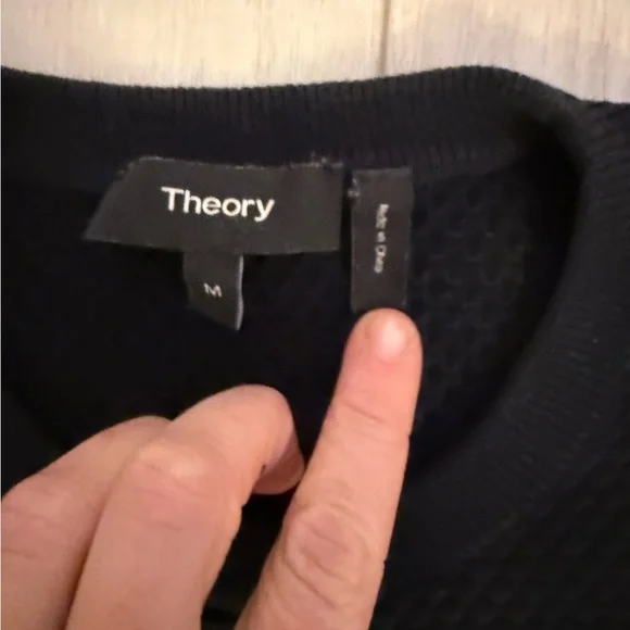 THEORY Men's Deep Blue Textured Knit Crewneck Sweater Size M scalloped pullover - Picture 4 of 7